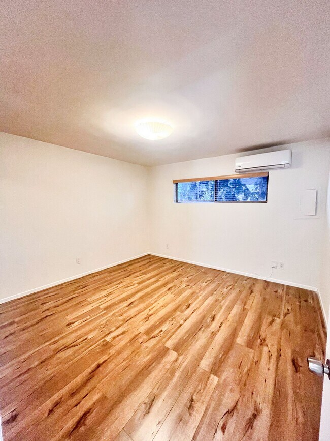 Foto del edificio - Limited Time Offer: ONE MONTH FREE! Charmi...