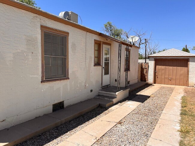 Foto del edificio - 3rd Street Duplex