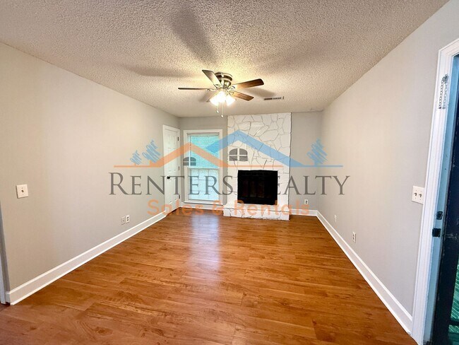 Foto del edificio - 2105 Epworth Dr NE