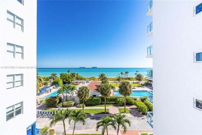Building Photo - 2457 Collins Ave