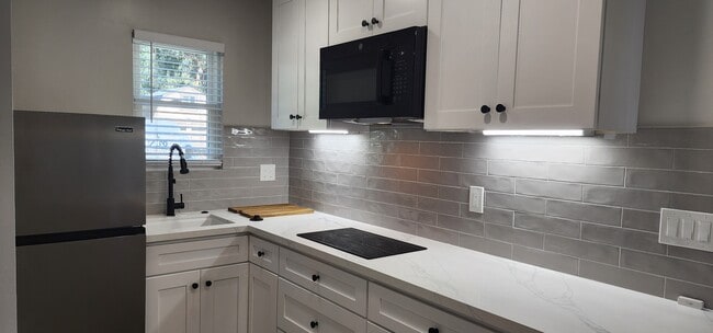 Building Photo - 30851 De Portola Rd