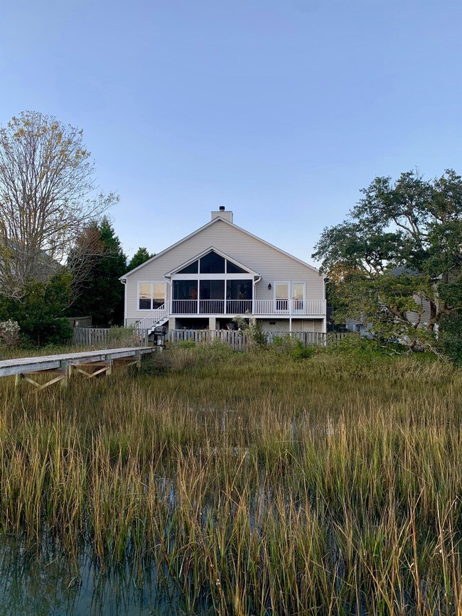 Building Photo - 1175 Crab Walk