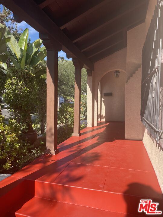 Foto del edificio - 560 N Irving Blvd