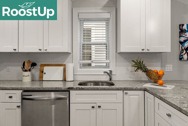 Foto del edificio - Furnished Bedroom with Private Bath in South Boston