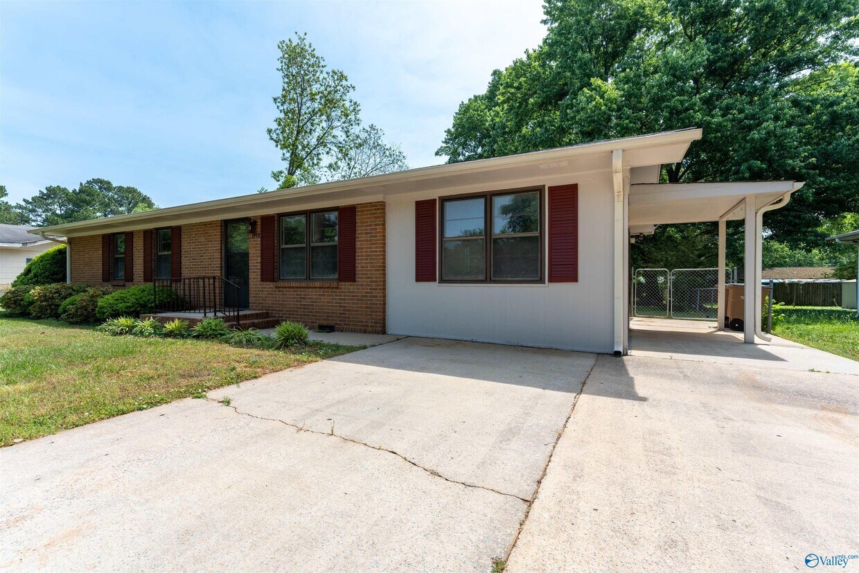1018 5th Ave SW, Decatur, AL 35601 House Rental in Decatur, AL