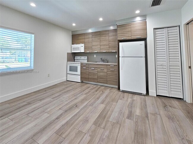 Foto del edificio - 3446 NW 1st St