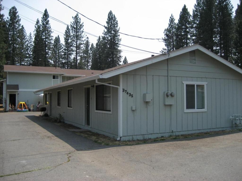 Primary Photo - 37433 Mountain View Rd