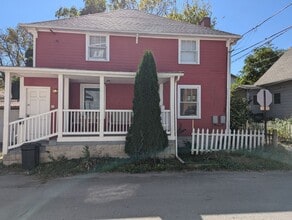 Building Photo - 131 1/2-131-132 E Pleasant St