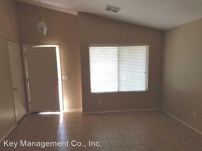 Foto del edificio - 3 br, 2 bath House - 15588 W. Meade Ln.