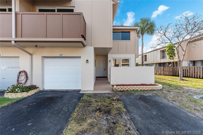 Building Photo - 847 NW 81st Ter 1 Plantation Fl 33324