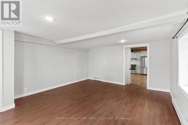 Building Photo - 580 St Louis St