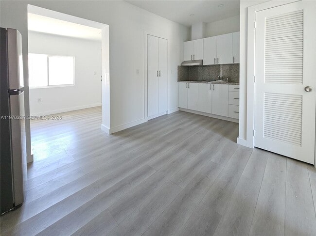 Foto del edificio - 2669 SW 9th St