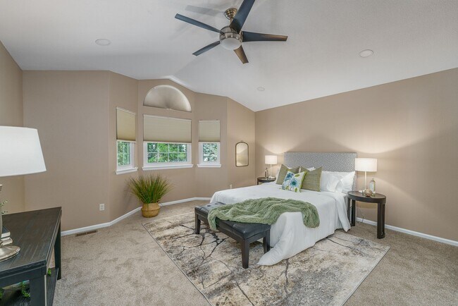 Building Photo - Gorgeous 5BR, 3.5BA, backs to trail, great deck, finished basement, more!
