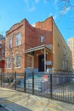 Building Photo - 1549 Selwyn Ave
