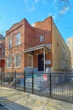 Building Photo - 1549 Selwyn Ave