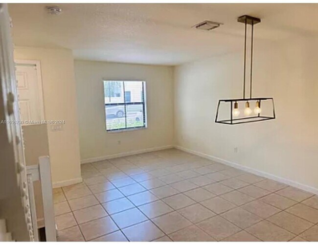 Foto del edificio - 10625 W 32nd Ln