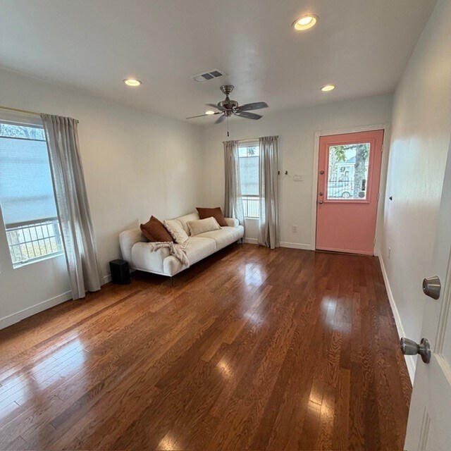 Foto del edificio - 520 W 14th St