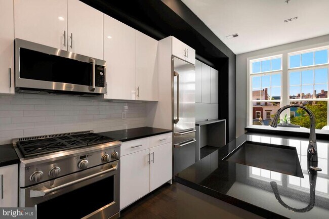 Building Photo - 3401 Sherman Ave NW