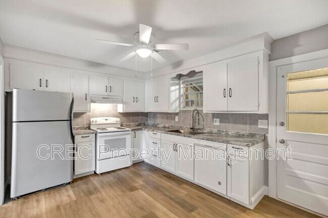 Building Photo - 1635 Memminger Ave