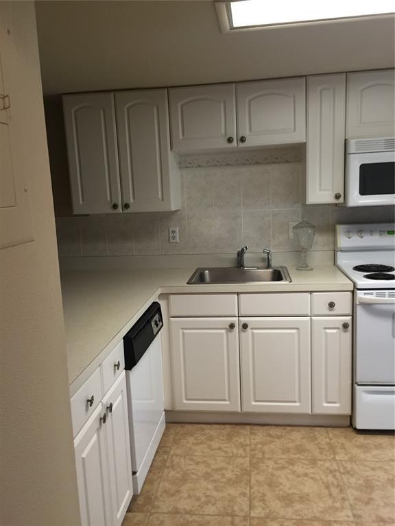 Building Photo - 70 Moree Loop