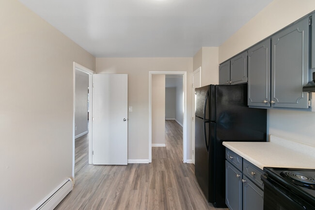 Building Photo - Park Crest Apartments