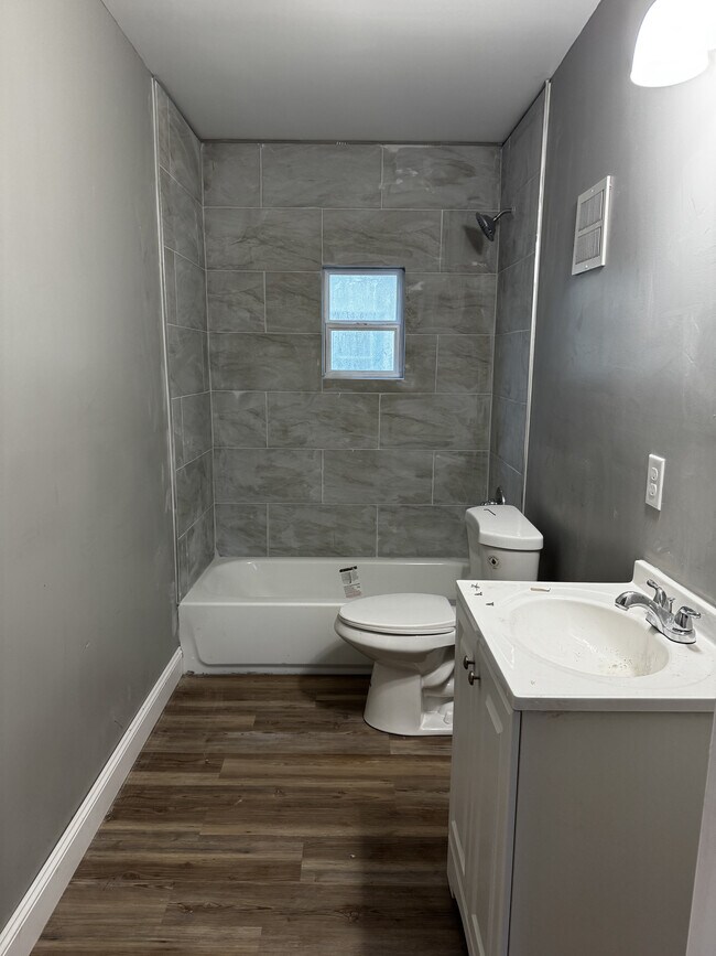 Foto del edificio - 4301 Marion Ave