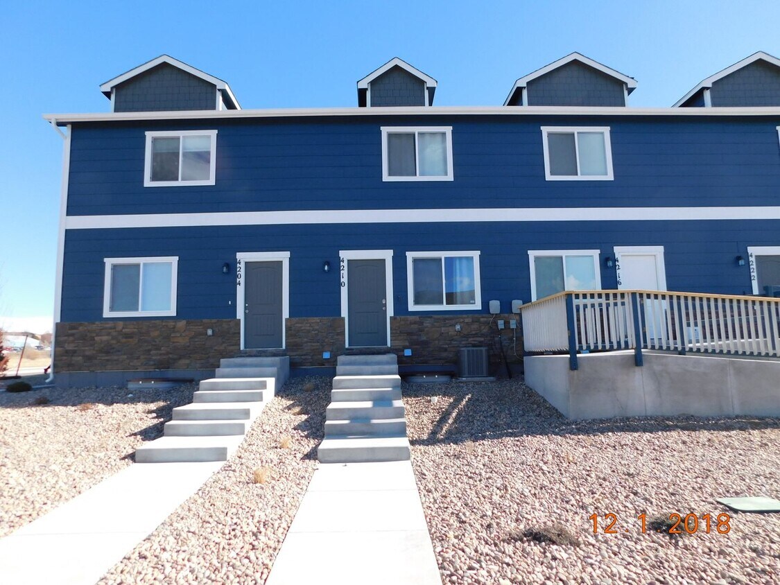 Modern Comfort in Lincoln Commons Communit... - Modern Comfort in Lincoln Commons Communit...