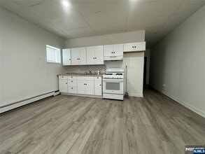 Building Photo - 54 Stuyvesant Ave