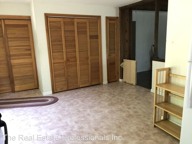 Building Photo - 3 br, 1.5 bath House - 228 Maugers Mill Rd.