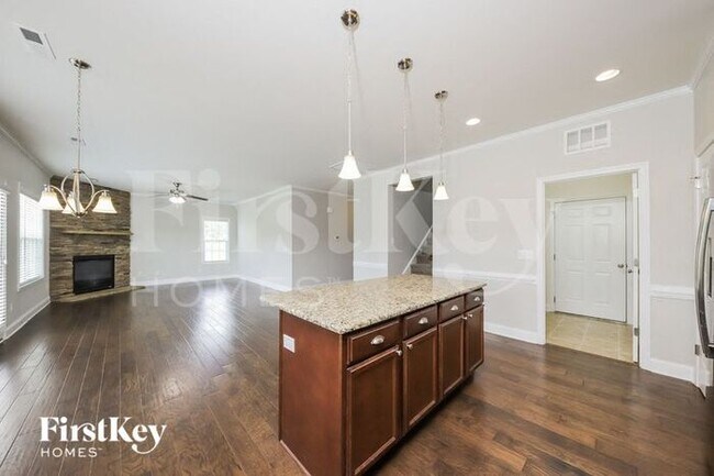 Foto del edificio - 5810 Woodside Forest Trail