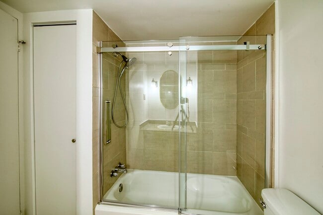 Building Photo - 2285 Rue St Mathieu