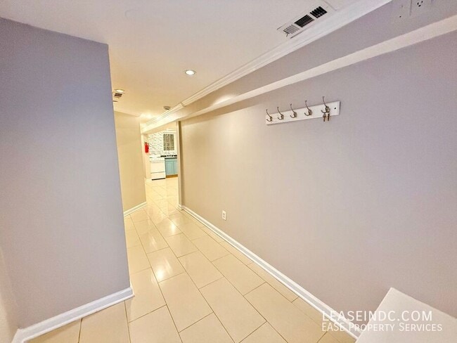 Photo - 1207 6th St NE Apartment