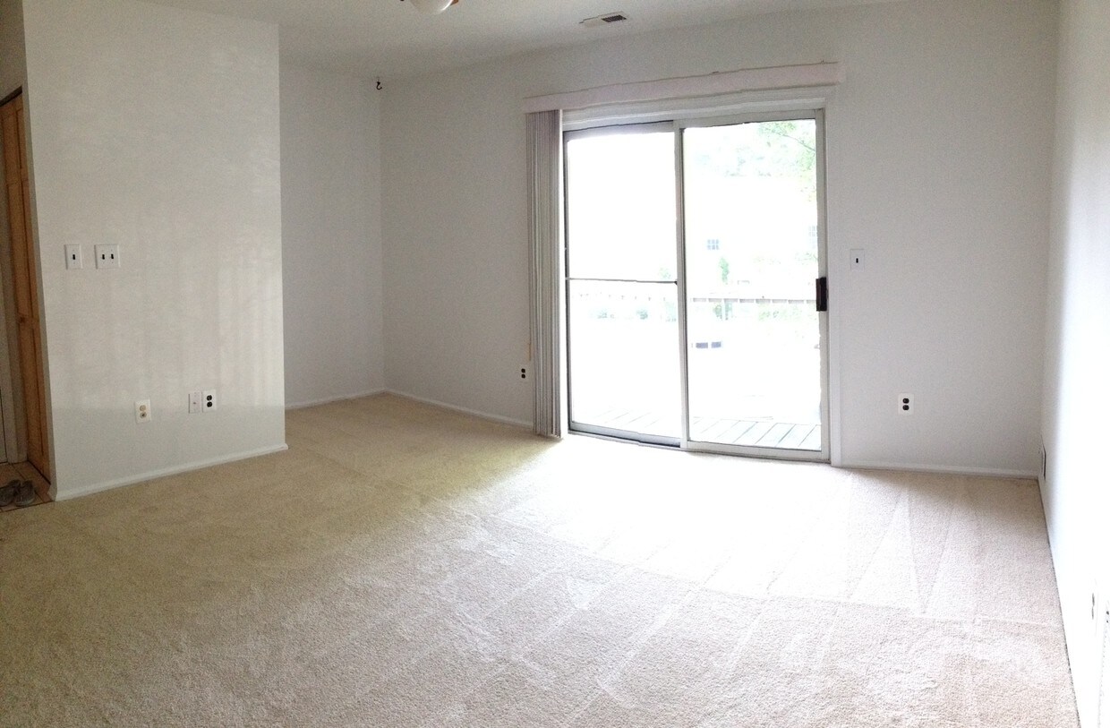 182 Applegate Ln, East Brunswick, NJ 08816 Condo for Rent in East