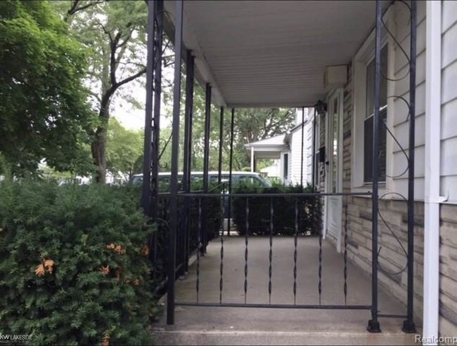 Building Photo - 19224 Beaconsfield St