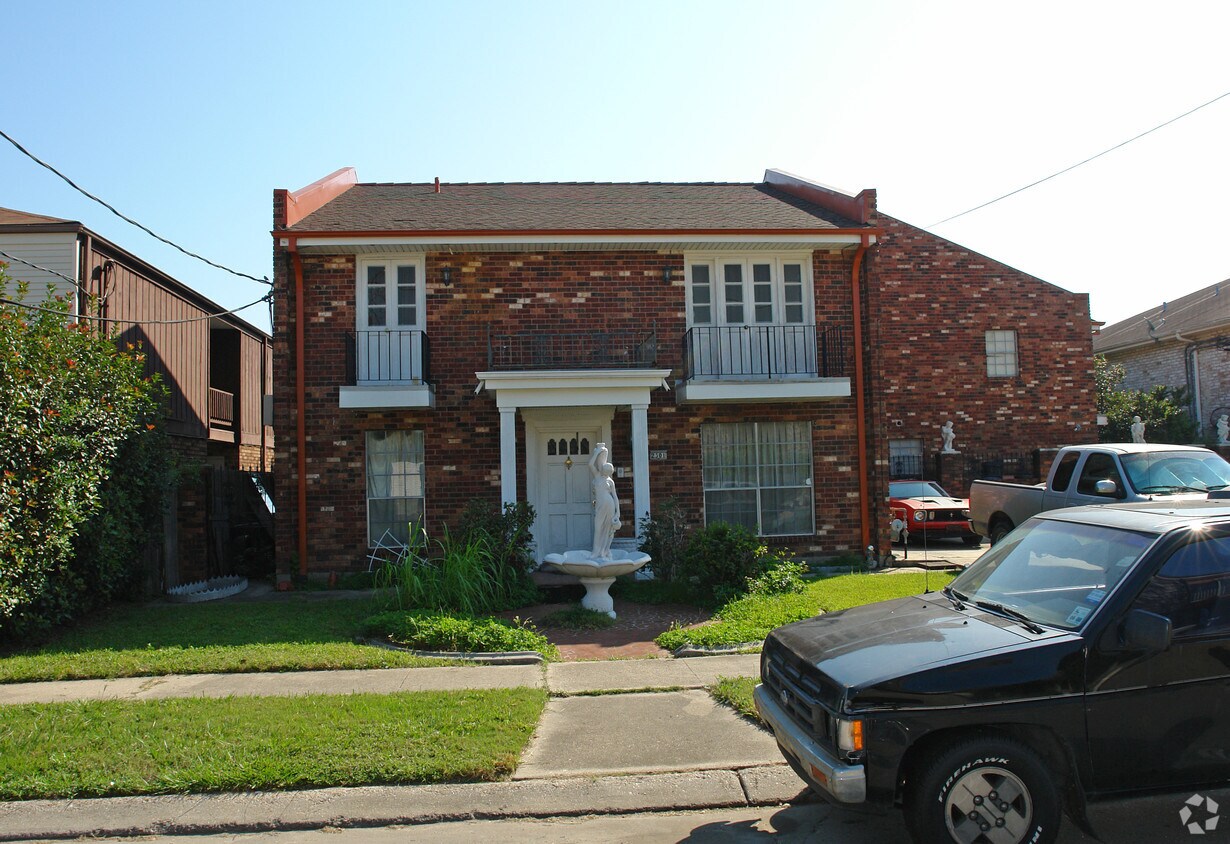 Building Photo - 2301 Giuffrias Ave