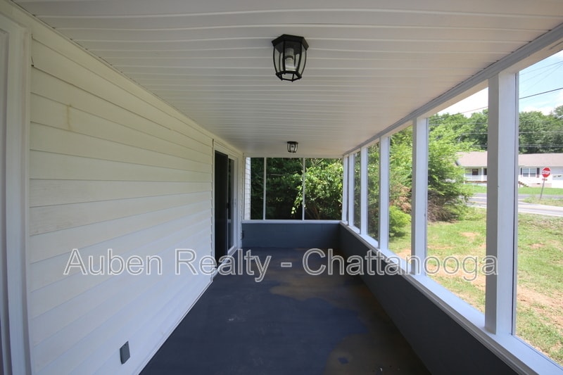 Building Photo - 1802 Crabtree Rd
