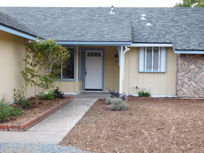 Foto del edificio - Charming 3 Bedroom Home in North Goleta