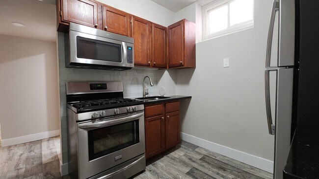 Foto del edificio - 7512 Cromwell Dr