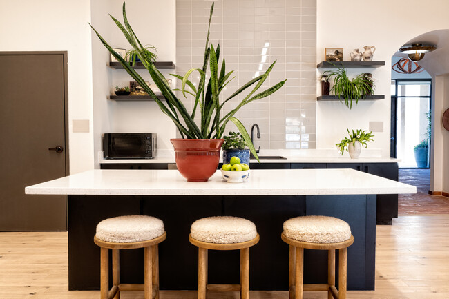 Clubhouse Lounge Kitchen - Madera Apartments