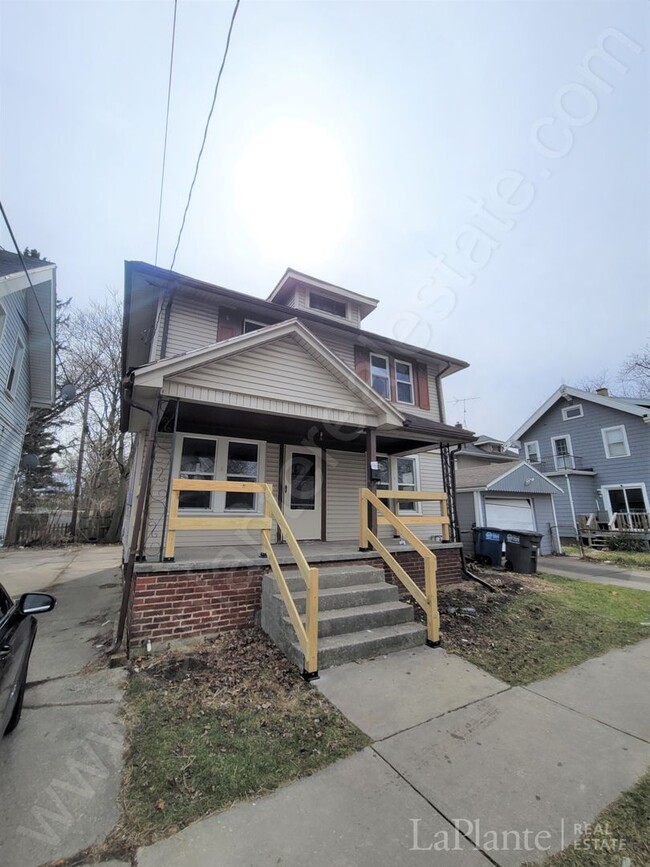 Building Photo - 3 Bedroom West Toledo Home for Rent