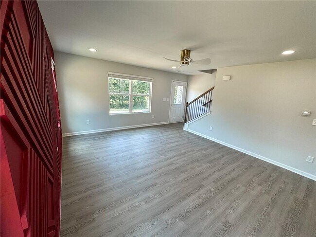 Building Photo - 1331 E Atlanta Rd