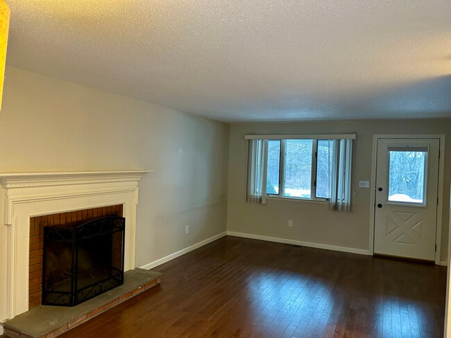 Foto del edificio - 21 Waterview Dr