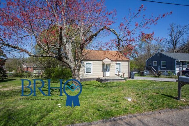 Foto del edificio - 3213 Shields Ave