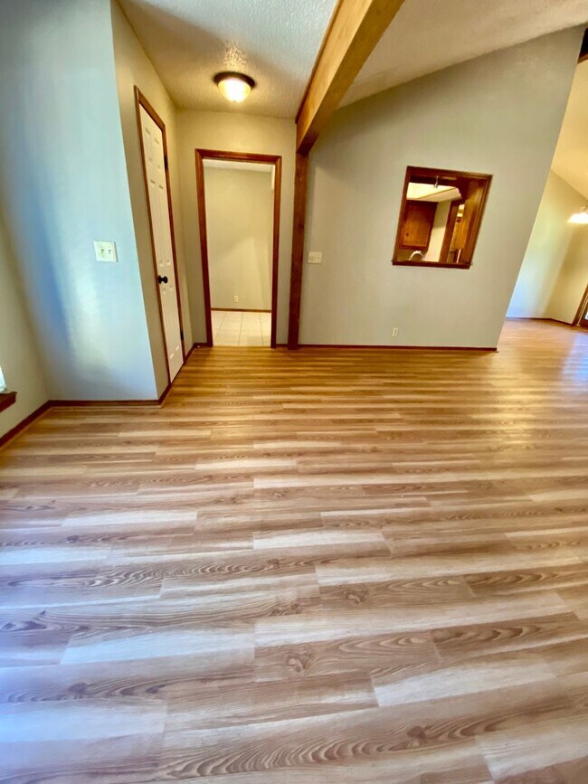 Building Photo - Beautiful Home in NW OKC -Available Now!