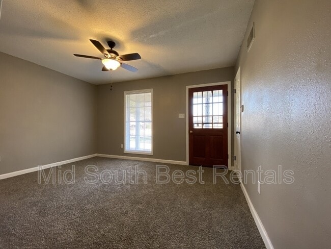 Building Photo - 839 Carol Ann Cove