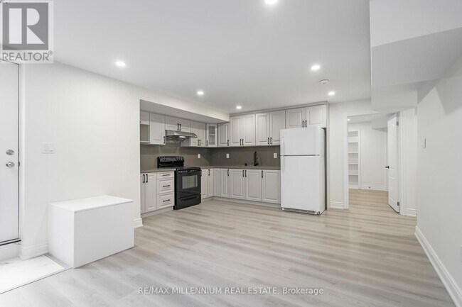 Building Photo - 919 Brass Winds Pl