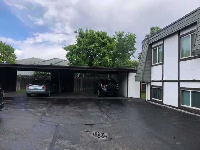 Foto del edificio - 2907 Harmony Ct
