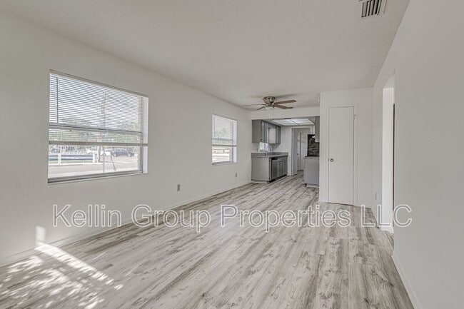 Building Photo - 401 Big Cedar Way