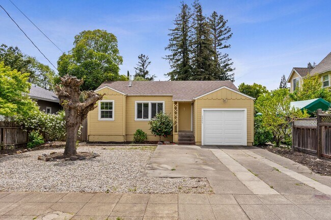 Building Photo - 2 bed 1 bath St Helena Home available to r...