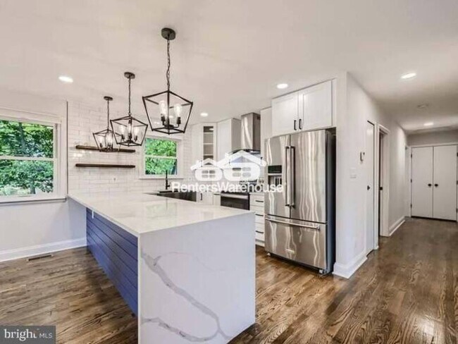 Foto del edificio - 6509 Parr Ave